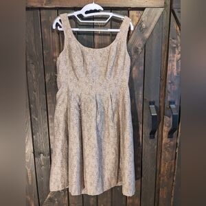 NINE West classic light brown dress size 8